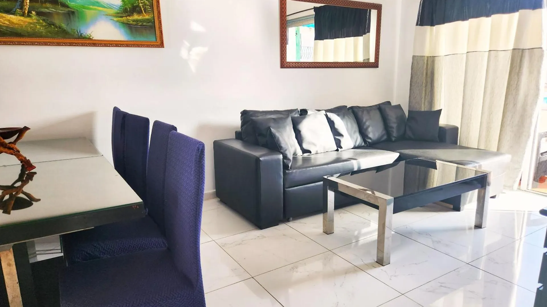 Hébergement de vacances 3 Bedroom Pool Front Bungalow In Costa Adeje